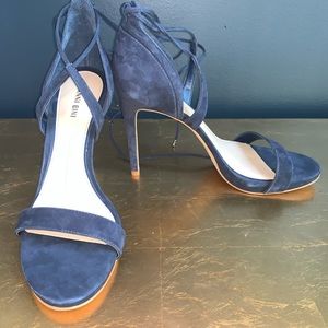 NWT Gianni Bini, the Daymey Ankle-Tie Dress Sandal